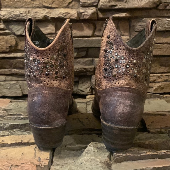 ✨👢✨SIZE 7 | Frye 'Deborah' Studded Boots Western Distressed Leather MSRP $598 - Picture 9 of 16